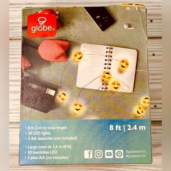 Globe Heart Eye Emoji String Lights - Picture 2 of 4